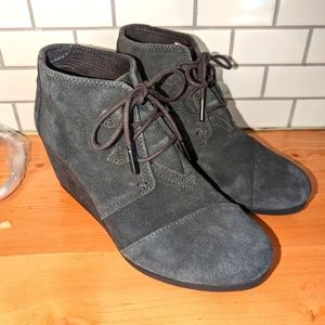 Toms Kala Grey Suede 2.75" Wedge Ankle Bootie Women's Size 9